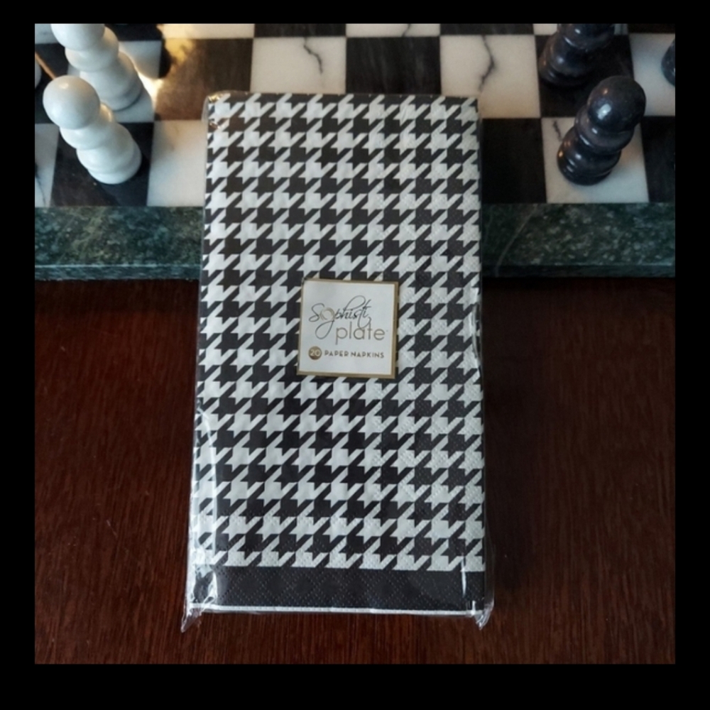 Sophistiplate Blanc & Noir Houndstooth Dinner Guest Napkins 20 Pk. BNWT SO